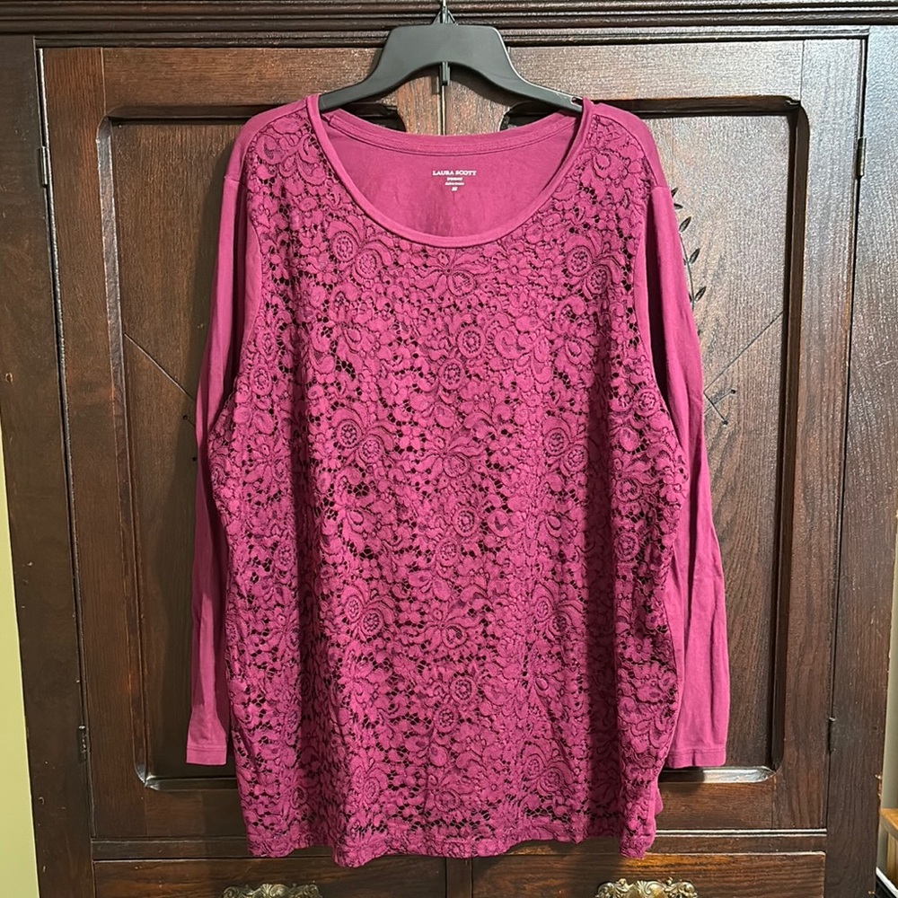 Laura Scott Women's Magenta Lace Long Sleeve Top
